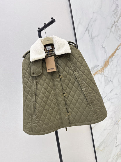 26Latest Autumn/Winter Padded Cape Jacket with Detachable Fur Collar