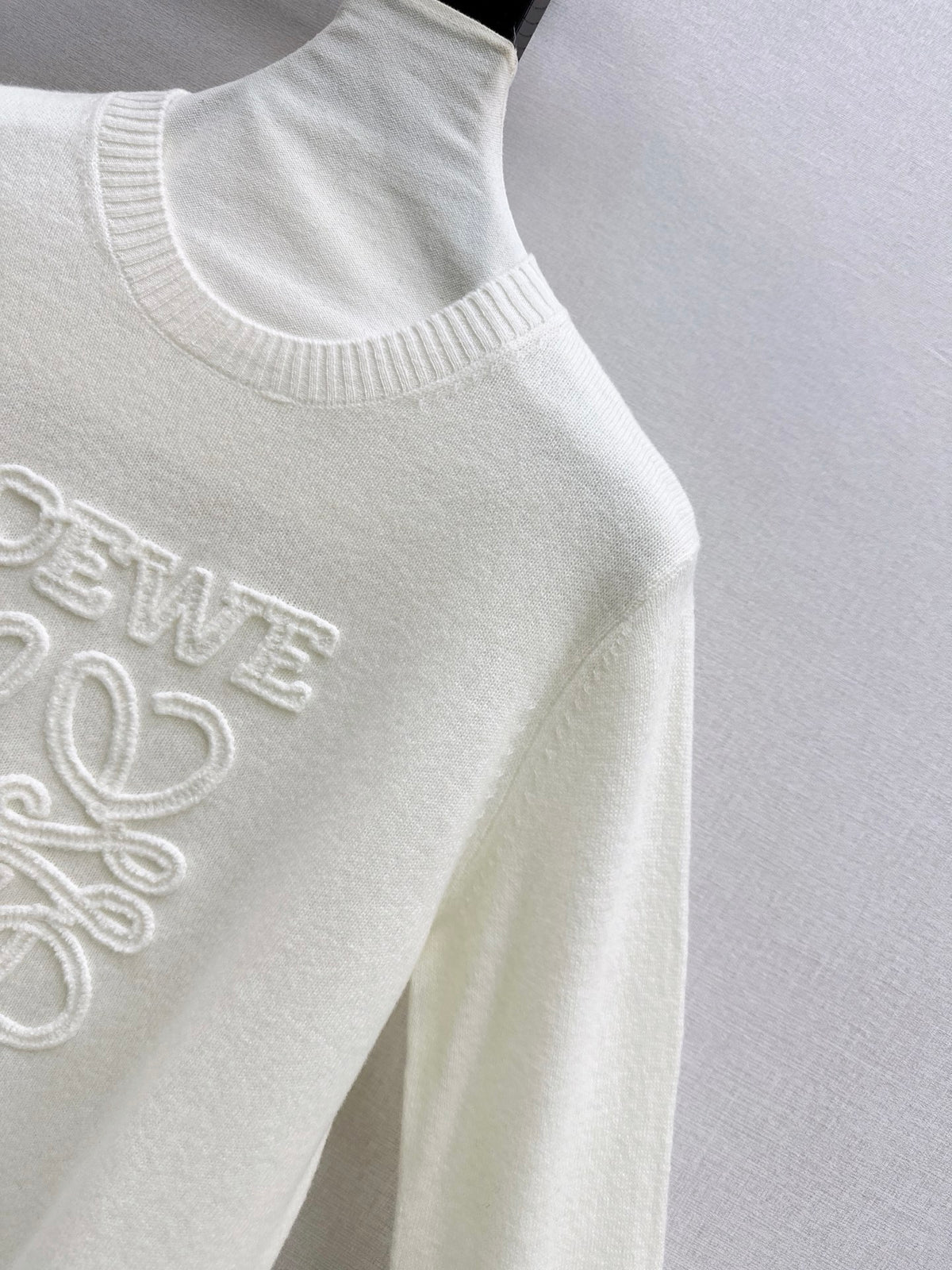 26New Early Autumn Logo-Embroidered Knit Pullover