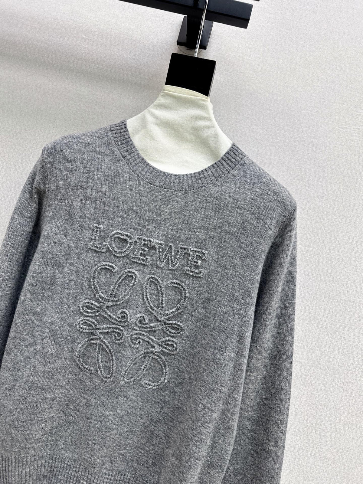 26New Early Autumn Logo-Embroidered Knit Pullover