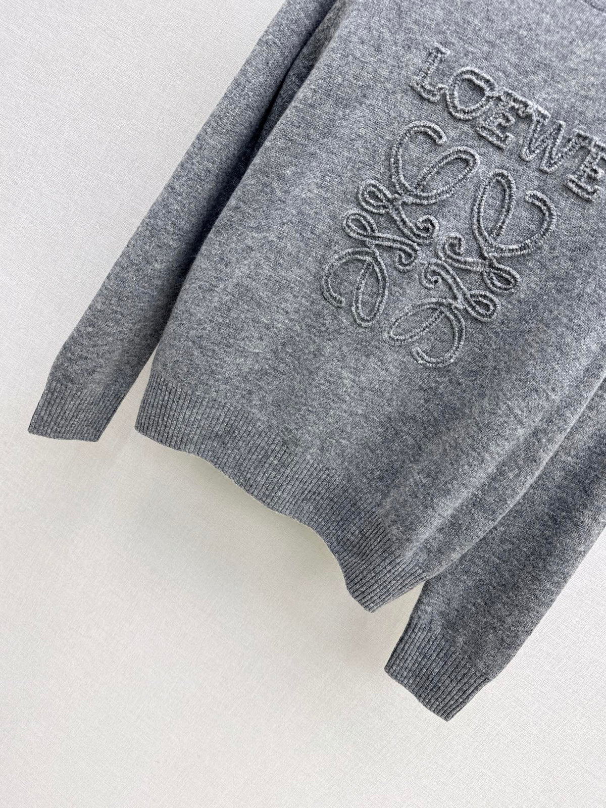 26New Early Autumn Logo-Embroidered Knit Pullover