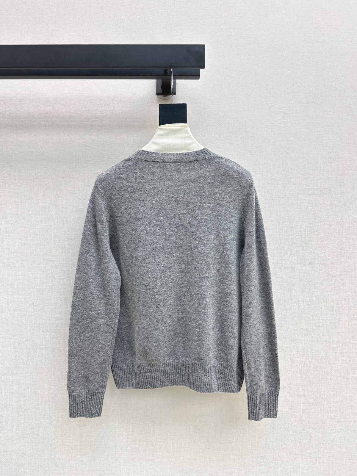 26New Early Autumn Logo-Embroidered Knit Pullover