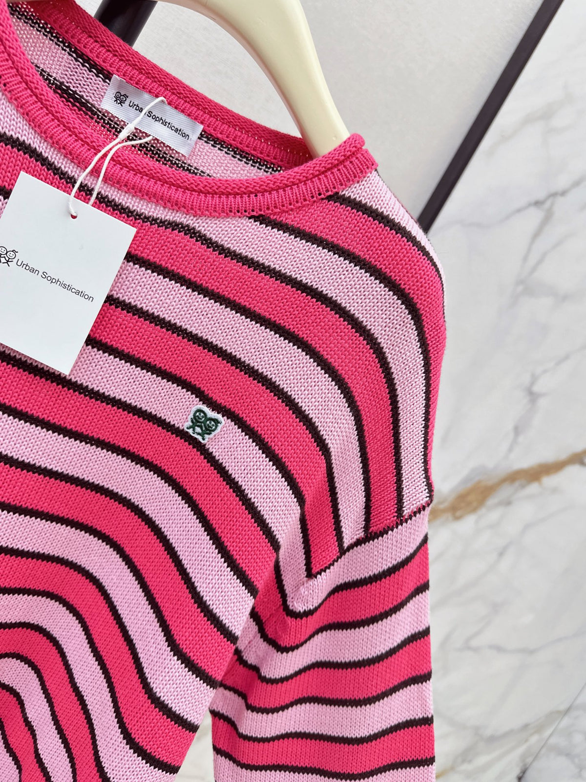26Latest Autumn/Winter Loose-Fit Striped Sweater with Stick-Figure Motif