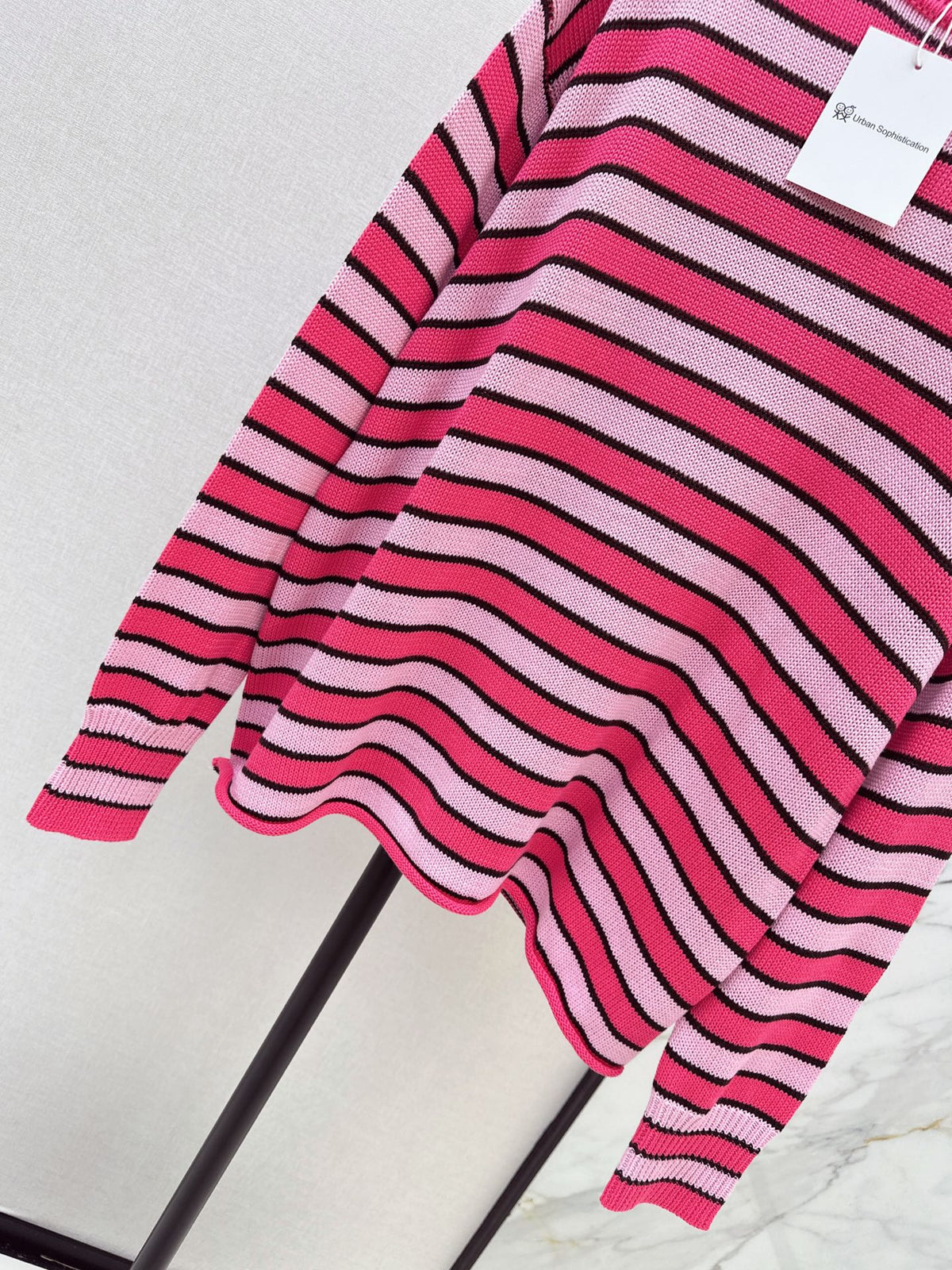 26Latest Autumn/Winter Loose-Fit Striped Sweater with Stick-Figure Motif