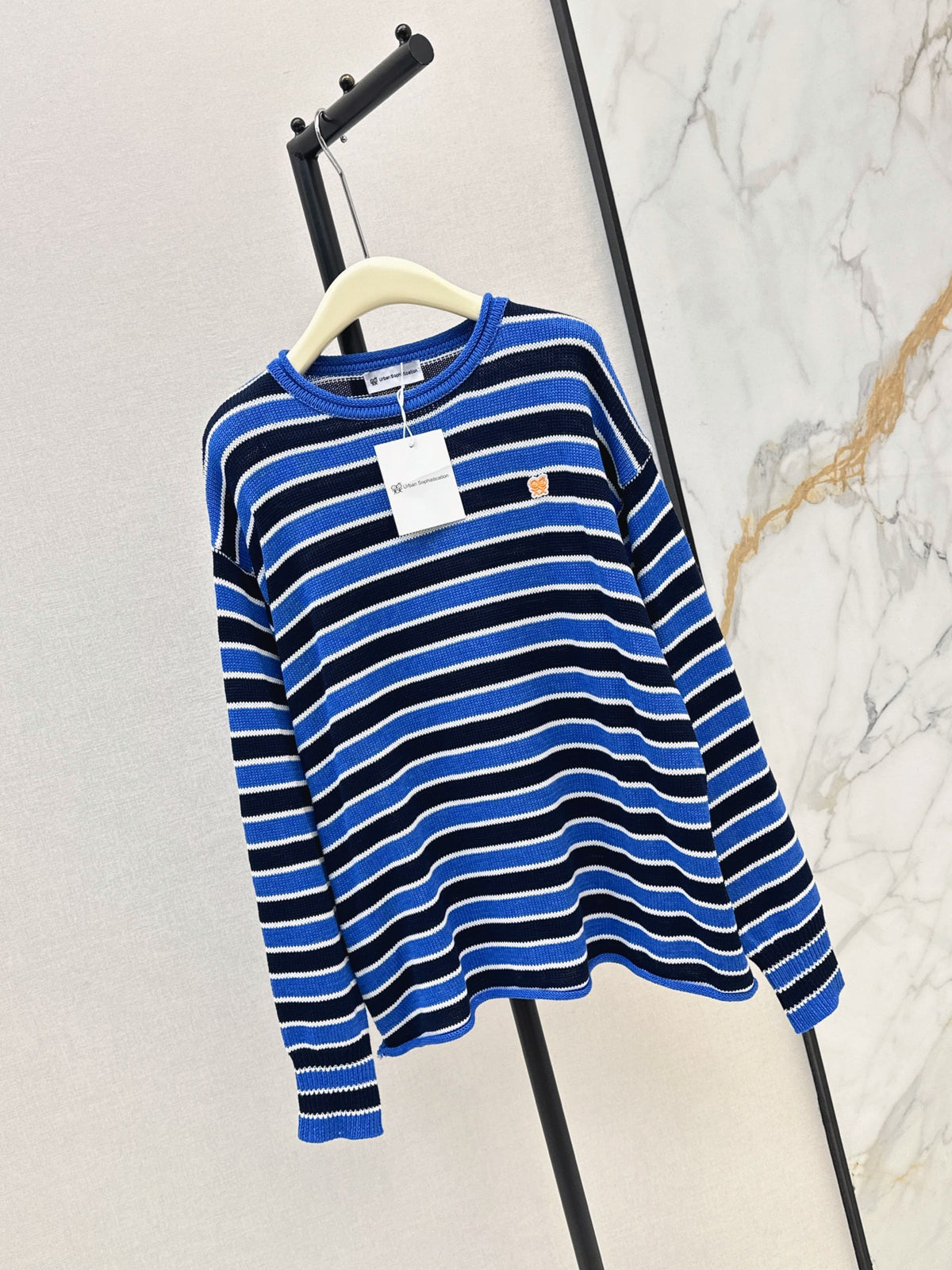 26Latest Autumn/Winter Loose-Fit Striped Sweater with Stick-Figure Motif