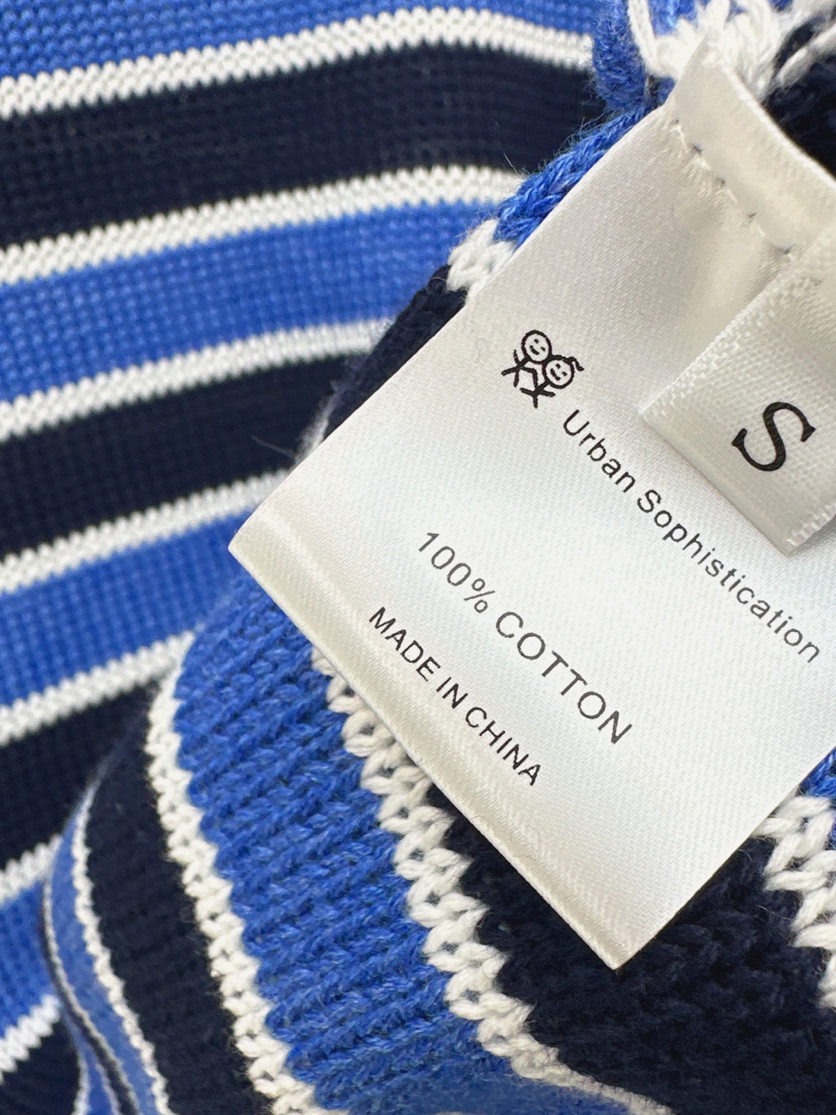 26Latest Autumn/Winter Loose-Fit Striped Sweater with Stick-Figure Motif