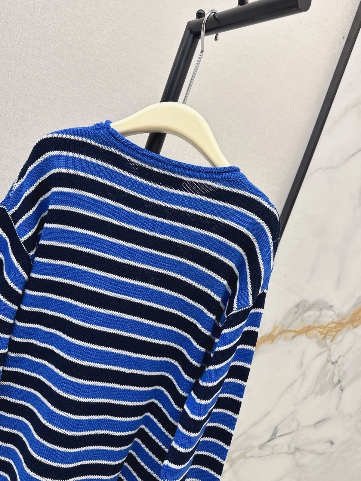 26Latest Autumn/Winter Loose-Fit Striped Sweater with Stick-Figure Motif