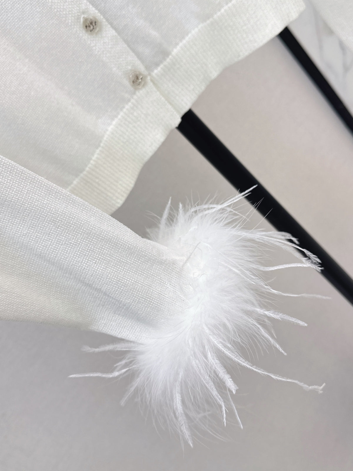 26Latest Autumn/Winter Crew-Neck Cardigan with Ostrich Feather Sleeve Trim