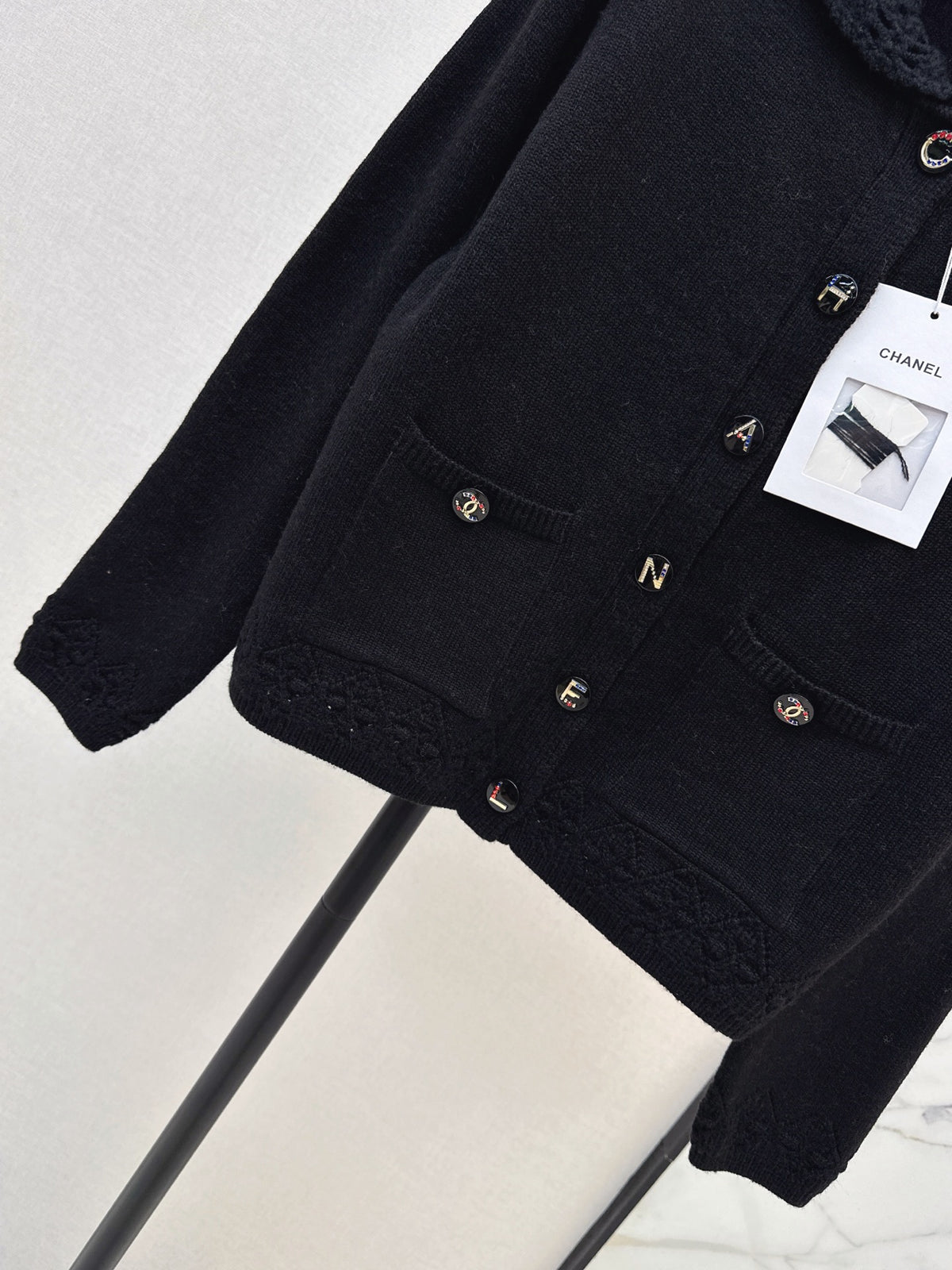26Latest Autumn/Winter Crochet-Trim Collar Cardigan