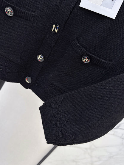 26Latest Autumn/Winter Crochet-Trim Collar Cardigan