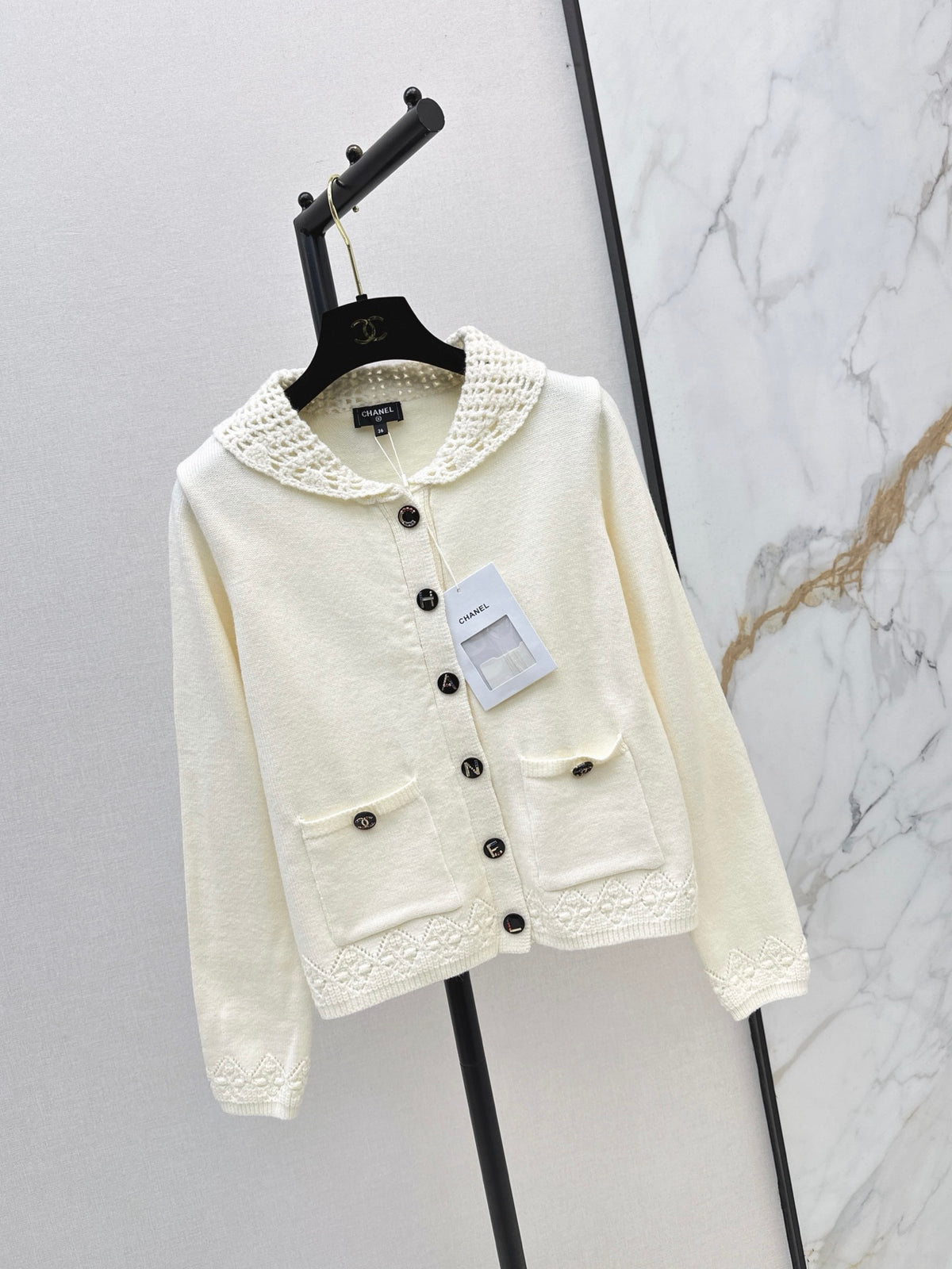 26Latest Autumn/Winter Crochet-Trim Collar Cardigan
