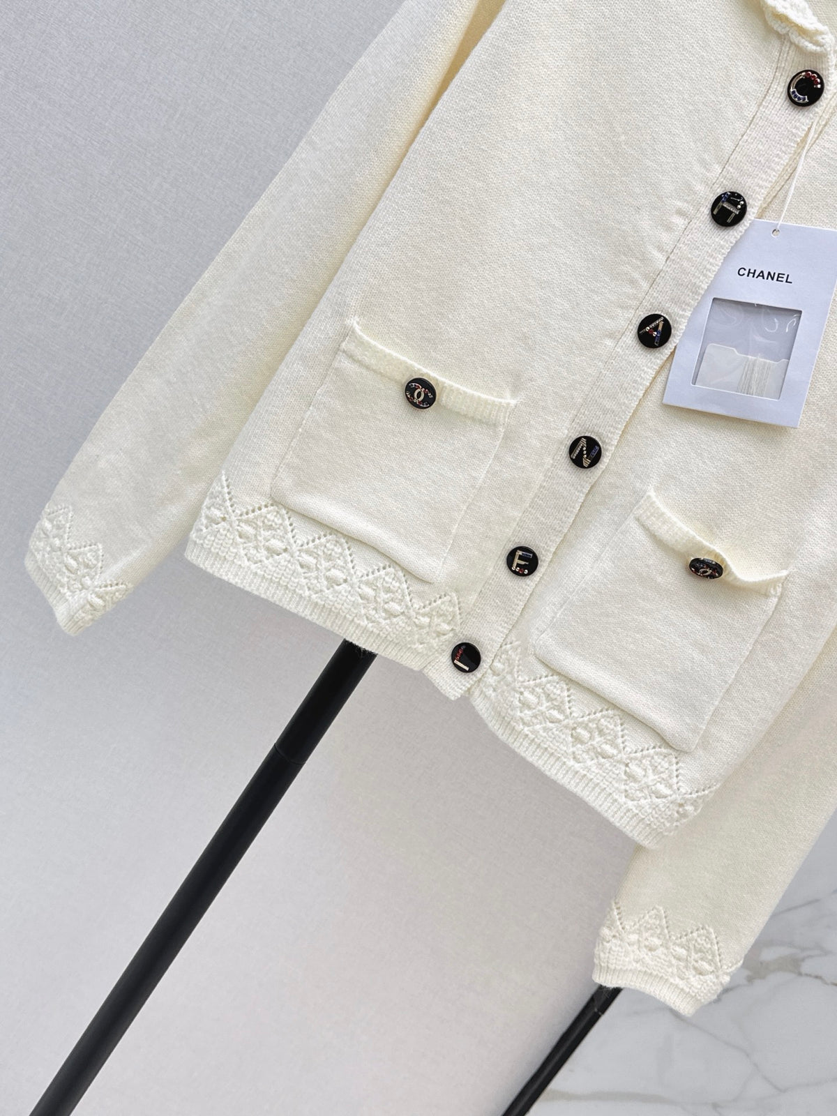 26Latest Autumn/Winter Crochet-Trim Collar Cardigan