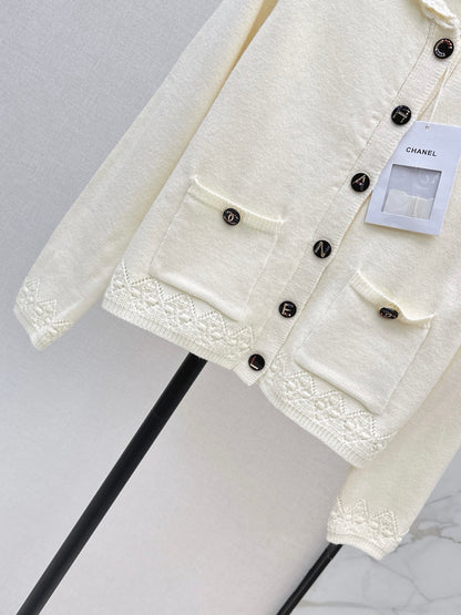 26Latest Autumn/Winter Crochet-Trim Collar Cardigan