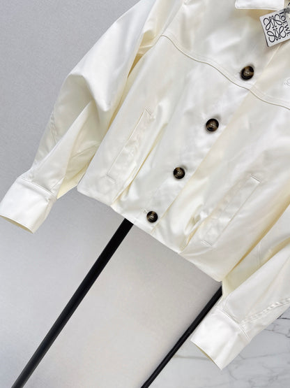 26Stylish, modern collared jacket for autumn and winter