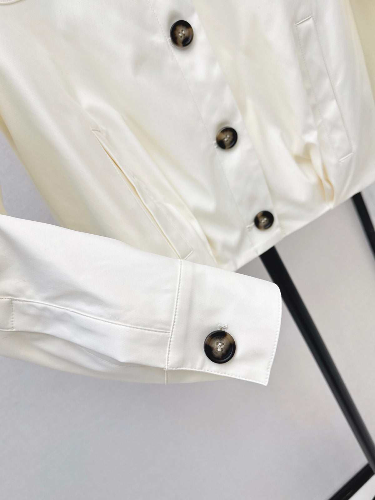 26Stylish, modern collared jacket for autumn and winter