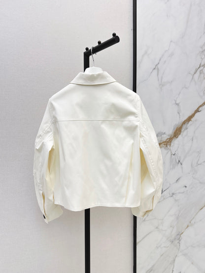 26Stylish, modern collared jacket for autumn and winter