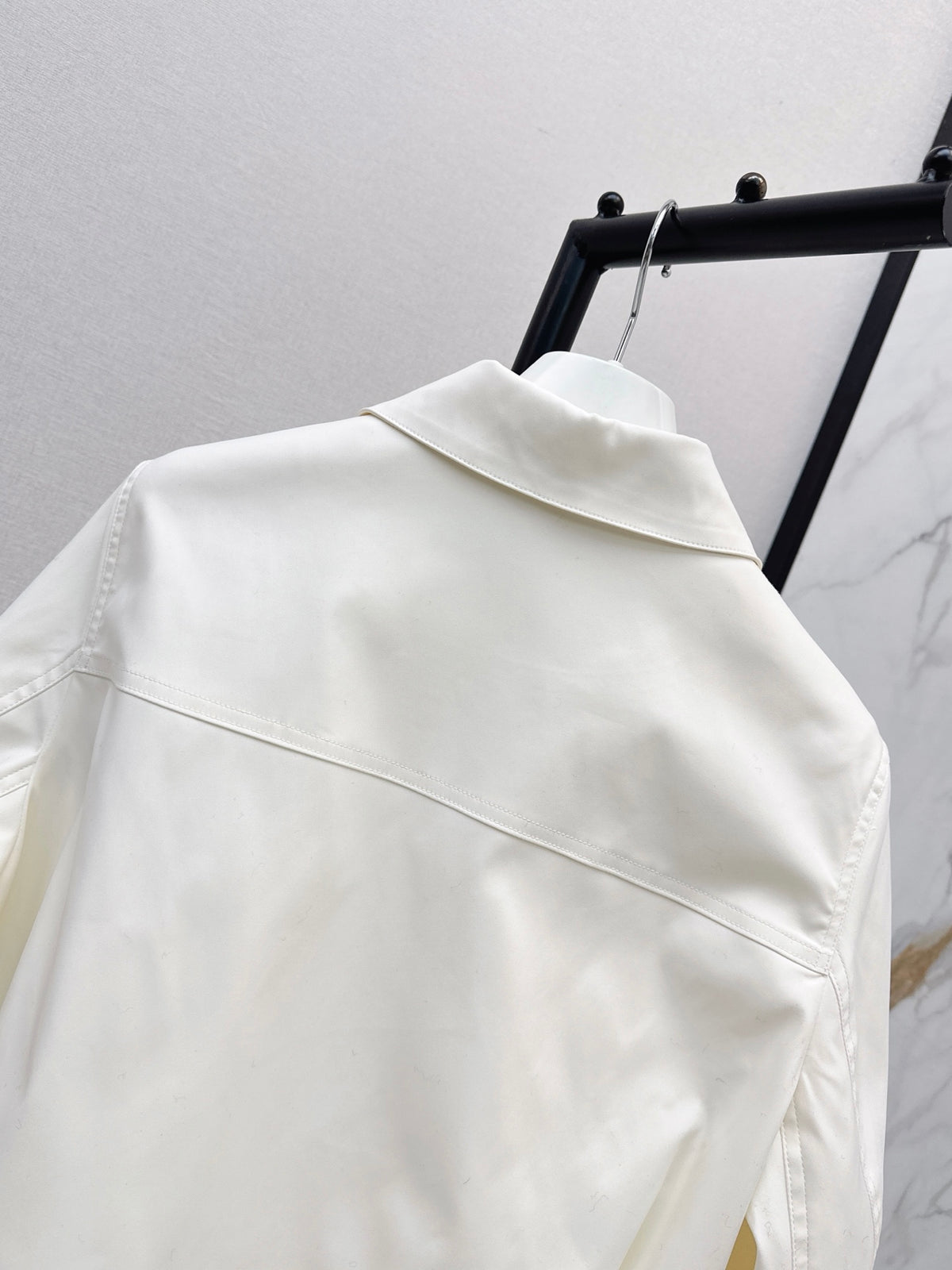 26Stylish, modern collared jacket for autumn and winter
