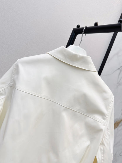 26Stylish, modern collared jacket for autumn and winter