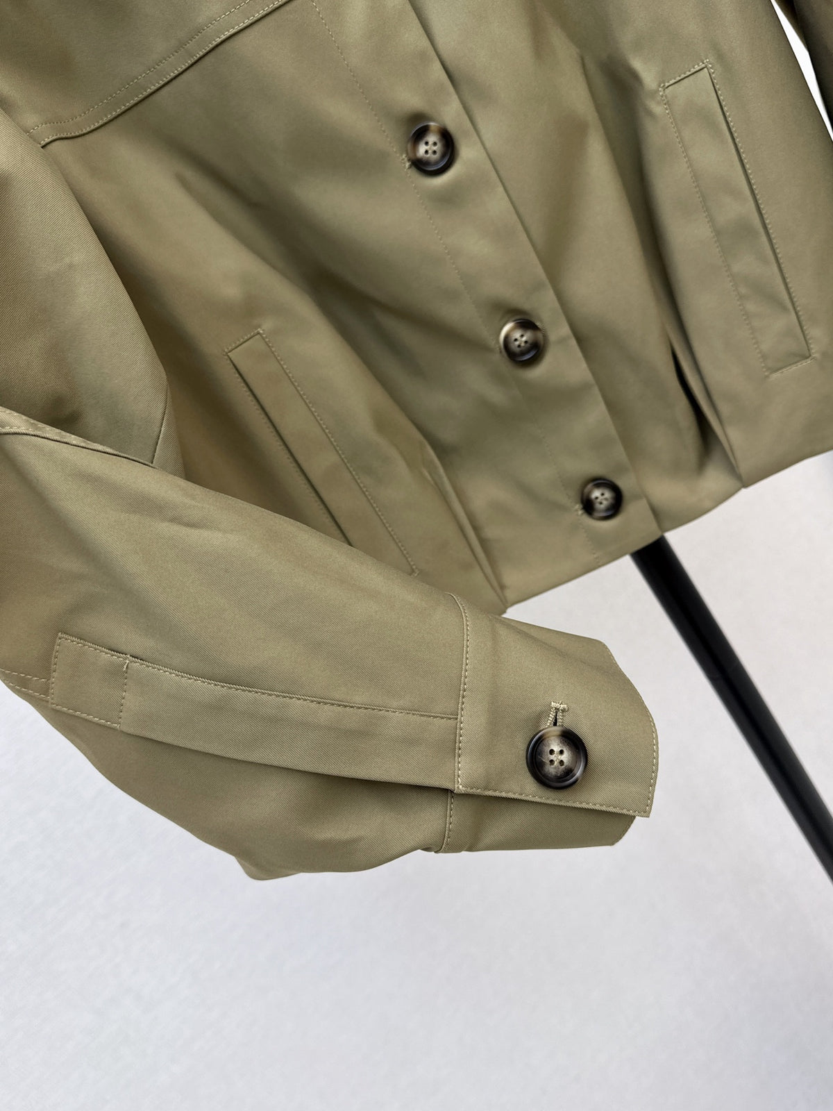 26Stylish, modern collared jacket for autumn and winter