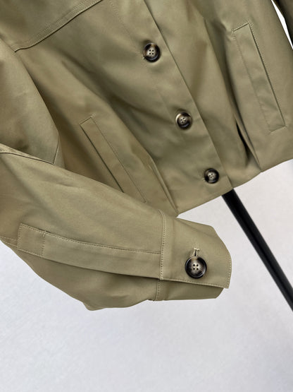 26Stylish, modern collared jacket for autumn and winter