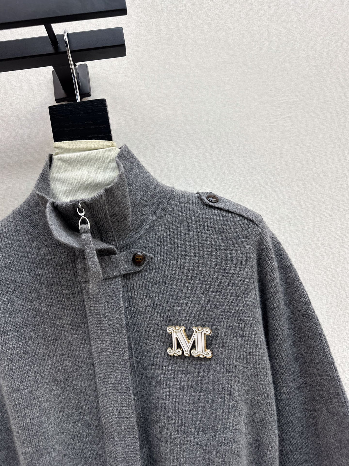 26Early Autumn New Arrival: Logo-Embellished Stand-Collar Cardigan