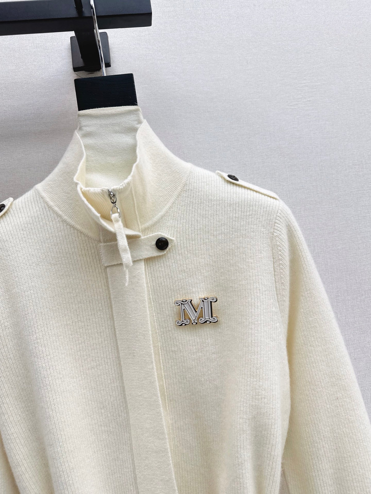 26Early Autumn New Arrival: Logo-Embellished Stand-Collar Cardigan