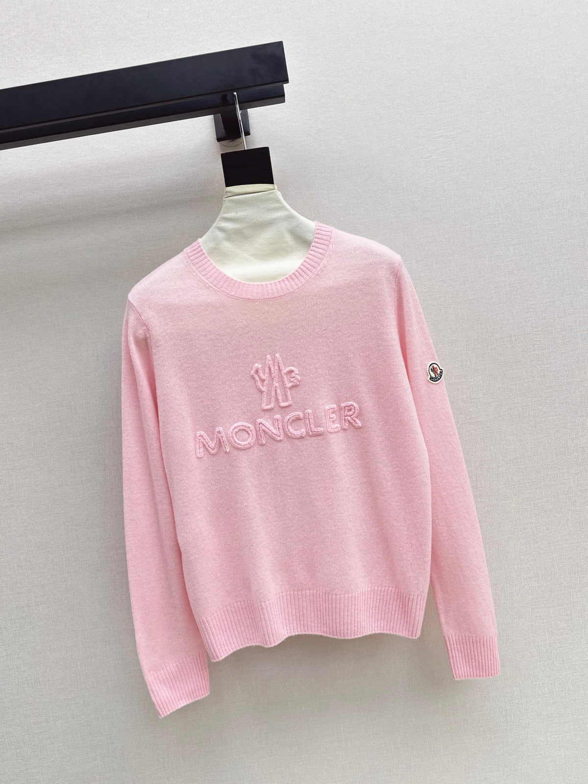26Latest Early Autumn Logo-Embroidered Knit Pullover