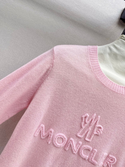 26Latest Early Autumn Logo-Embroidered Knit Pullover