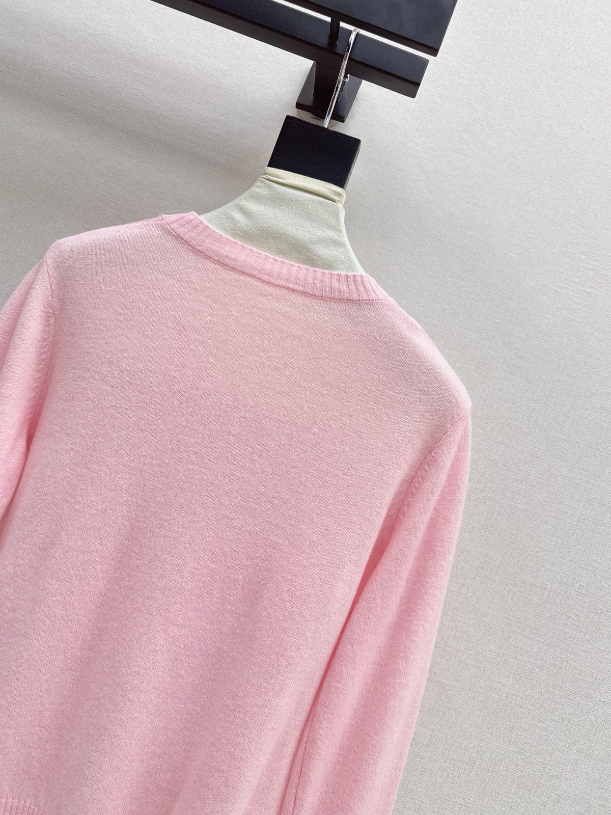 26Latest Early Autumn Logo-Embroidered Knit Pullover