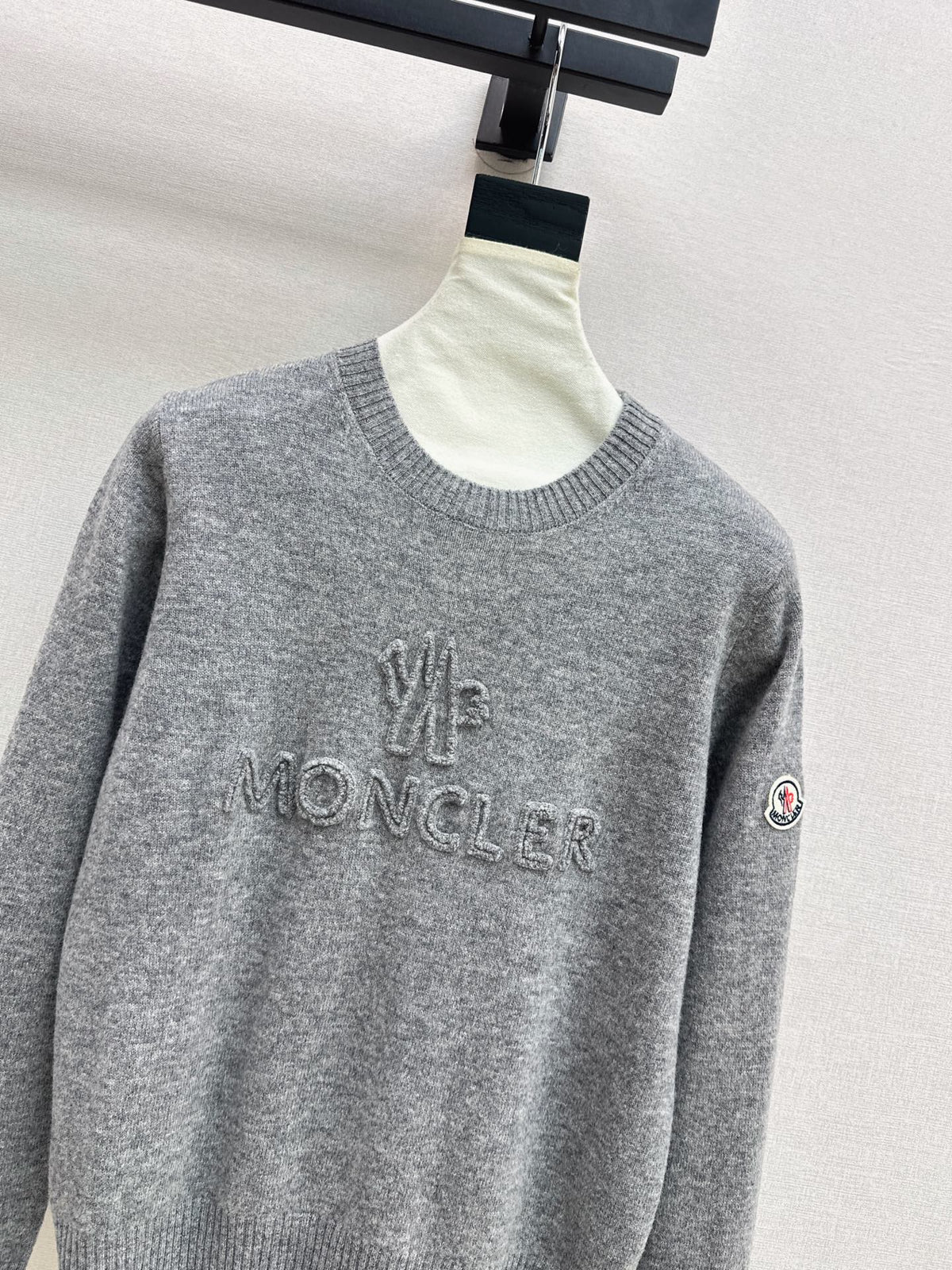 26Latest Early Autumn Logo-Embroidered Knit Pullover
