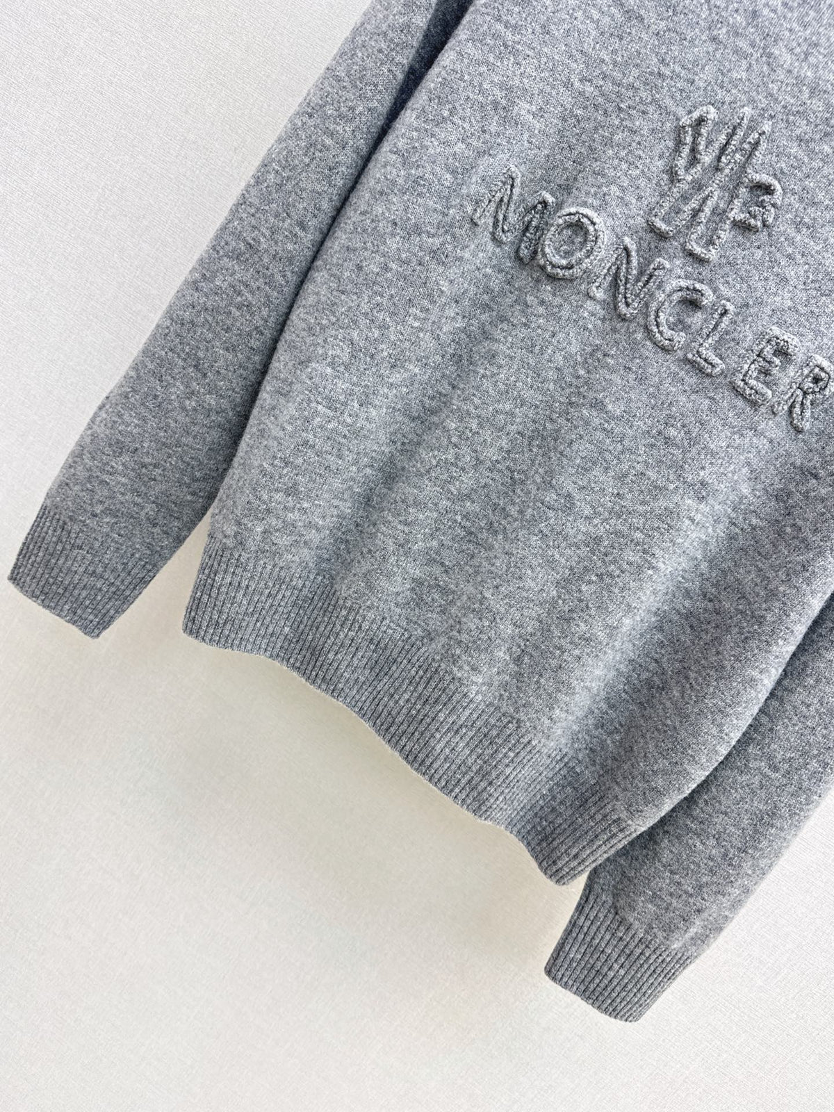 26Latest Early Autumn Logo-Embroidered Knit Pullover