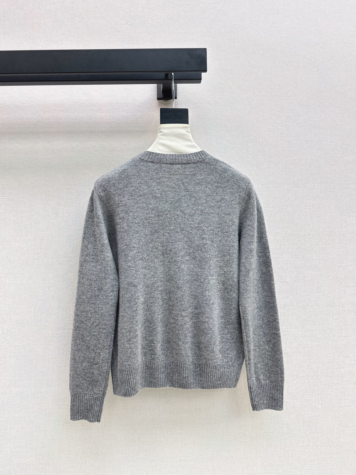 26Latest Early Autumn Logo-Embroidered Knit Pullover