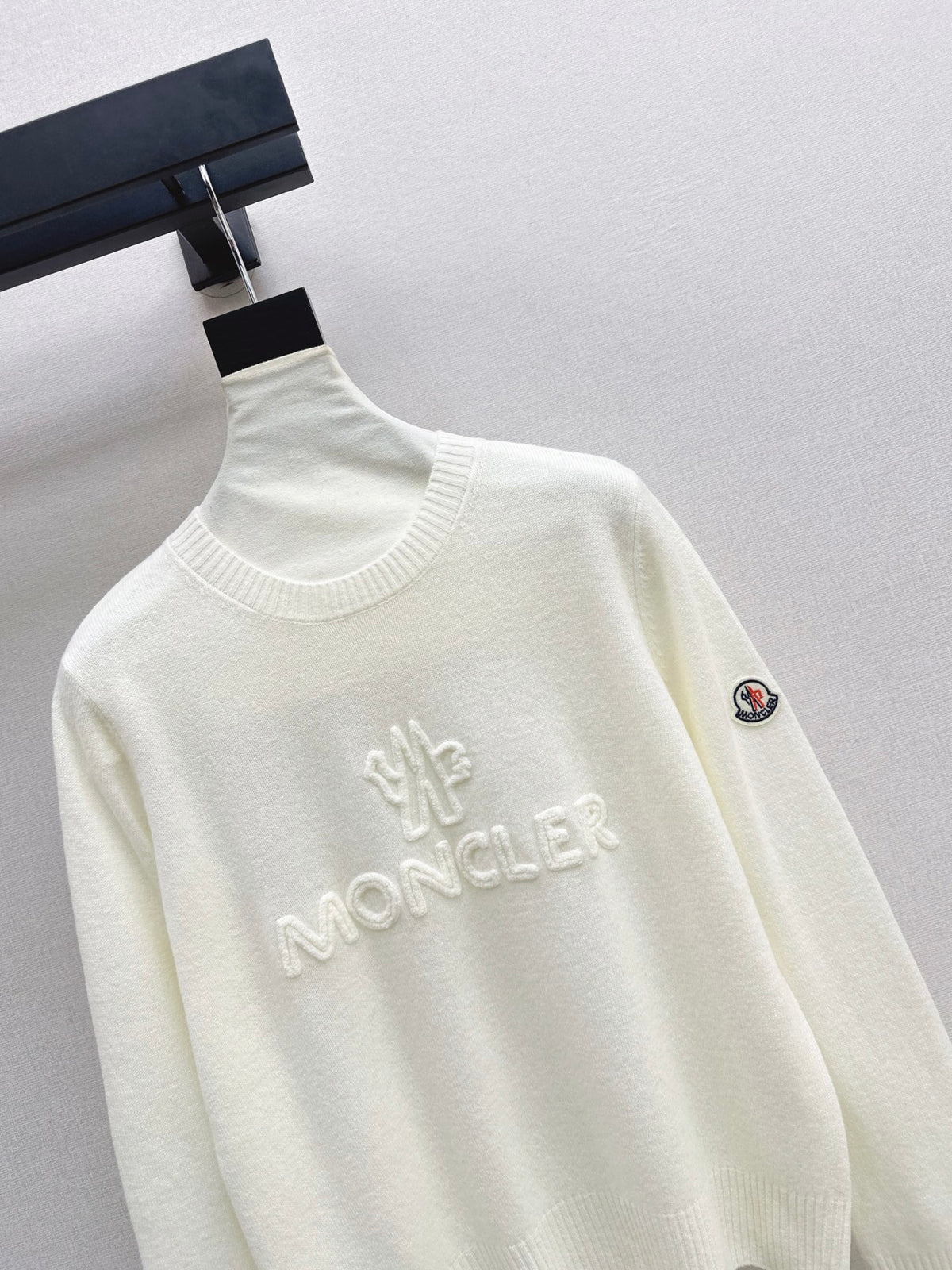 26Latest Early Autumn Logo-Embroidered Knit Pullover