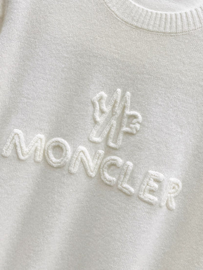 26Latest Early Autumn Logo-Embroidered Knit Pullover