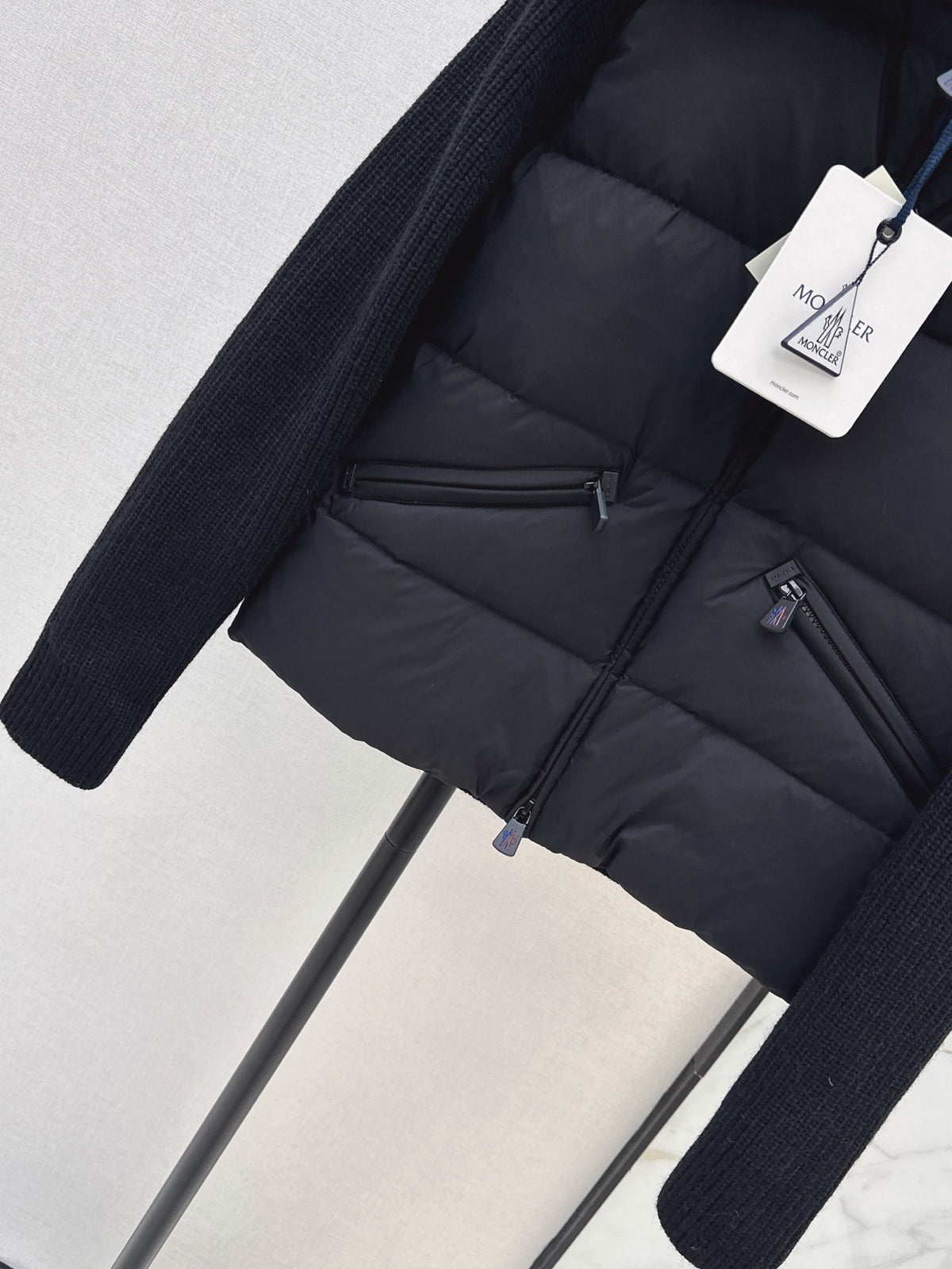 26Latest Autumn/Winter Down Jacket with Faux-Shearling Collar Detail