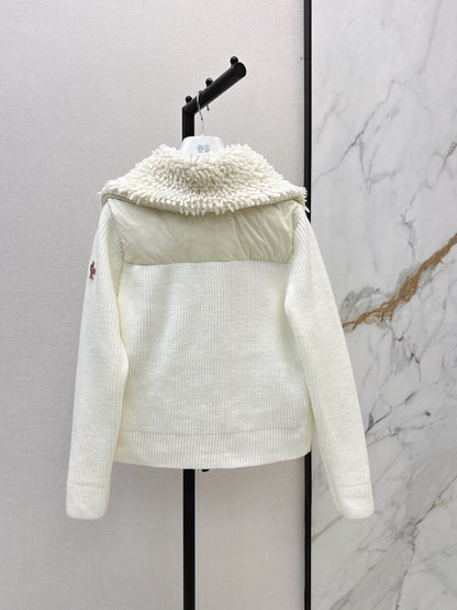 26Latest Autumn/Winter Down Jacket with Faux-Shearling Collar Detail
