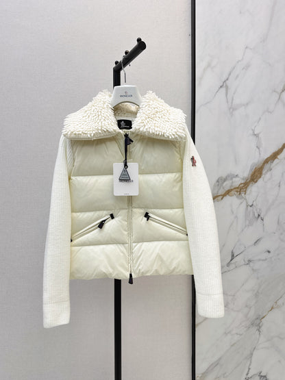 26Latest Autumn/Winter Down Jacket with Faux-Shearling Collar Detail