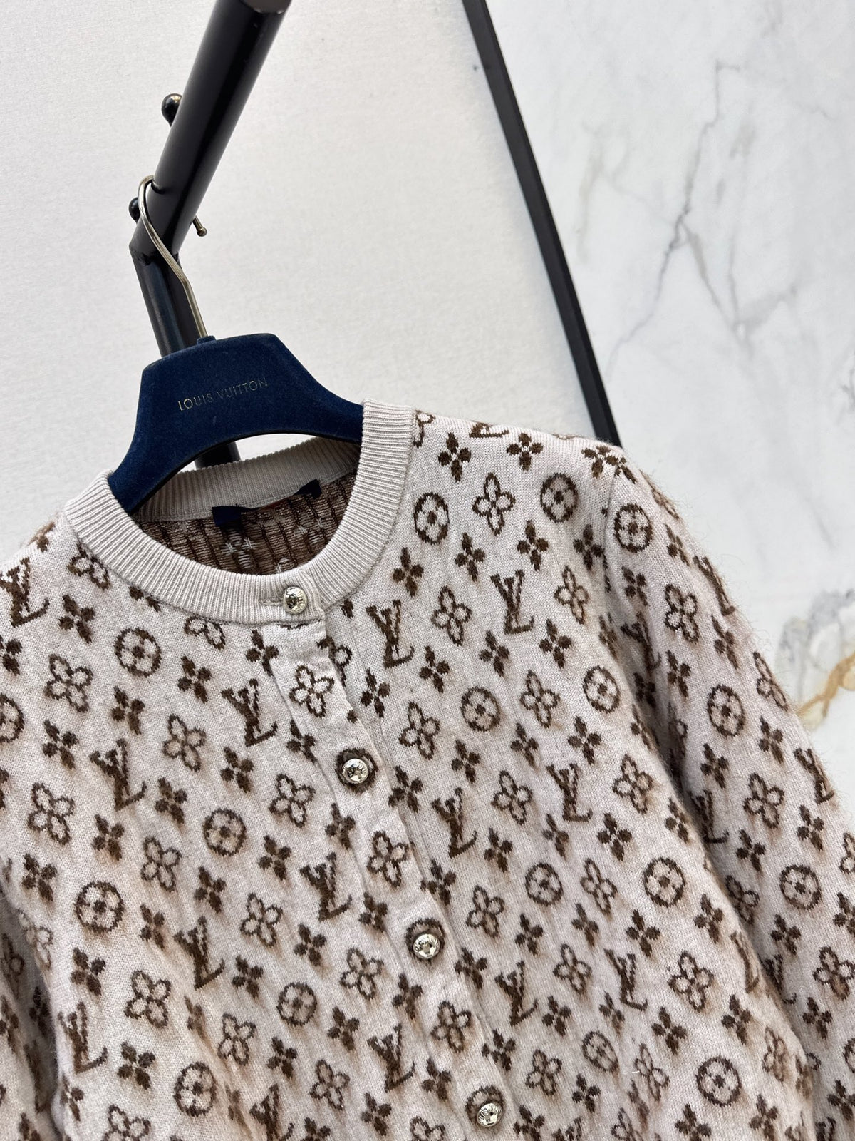 26Latest Classic Logo Crew-Neck Cardigan (Fall/Winter Collection)