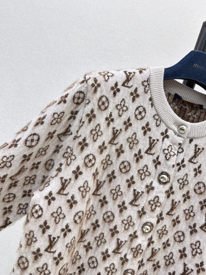 26Latest Classic Logo Crew-Neck Cardigan (Fall/Winter Collection)