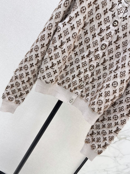 26Latest Classic Logo Crew-Neck Cardigan (Fall/Winter Collection)