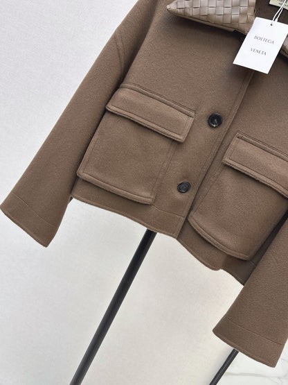 26Latest Autumn/Winter Hand-Woven Lambskin-Collar Cropped Jacket