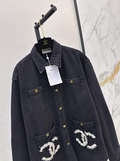 26Latest Autumn/Winter "Coco Girl" Style: Vintage-Wash Denim Jacket with Shirt Collar
