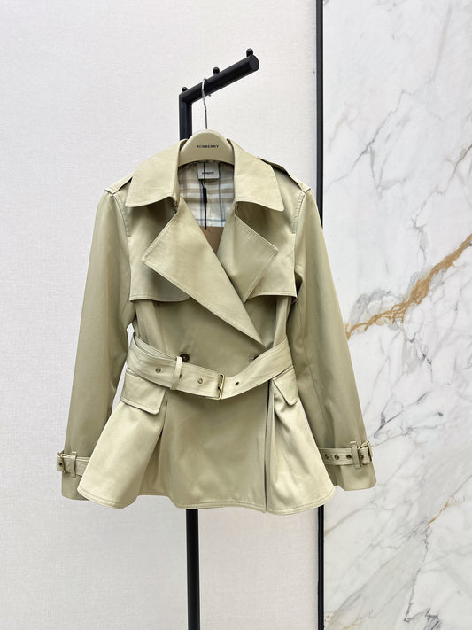 26Latest Autumn/Winter Trench Coat with Tailored Waist