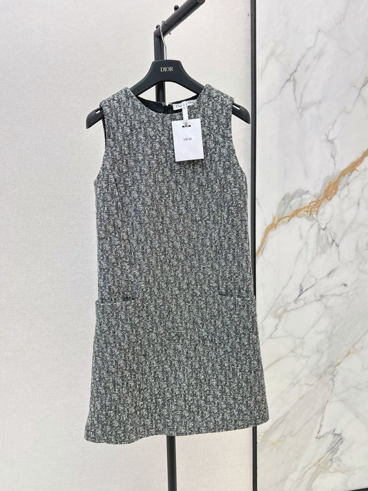 26Latest Early Autumn Sleeveless Dress with Custom Logo Jacquard