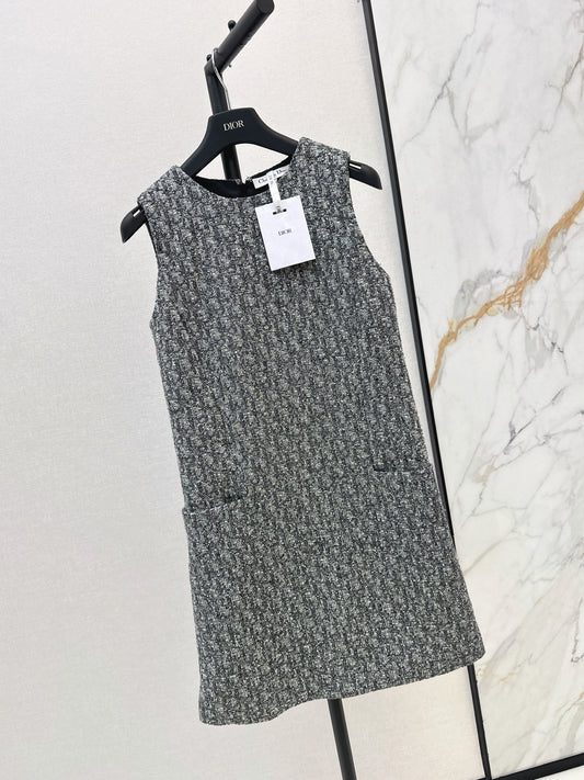 26Latest Early Autumn Sleeveless Dress with Custom Logo Jacquard