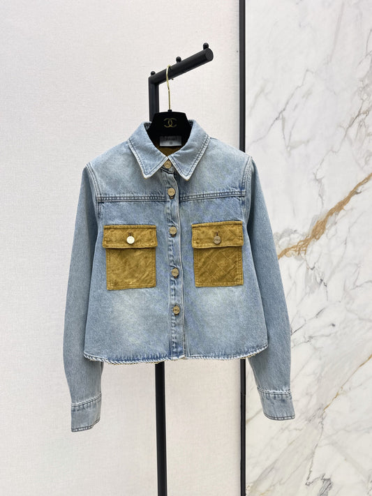 26Latest Autumn/Winter Cropped Shirt-Jacket with Suede-Panel Detail and Classic Collar