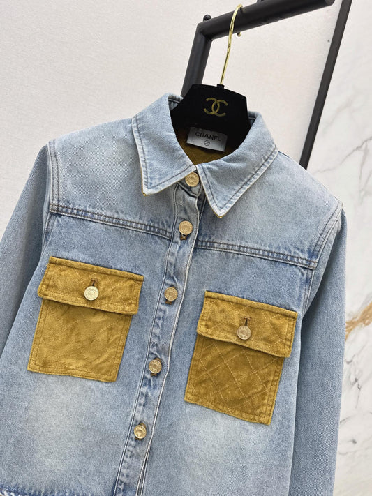 26Latest Autumn/Winter Cropped Shirt-Jacket with Suede-Panel Detail and Classic Collar