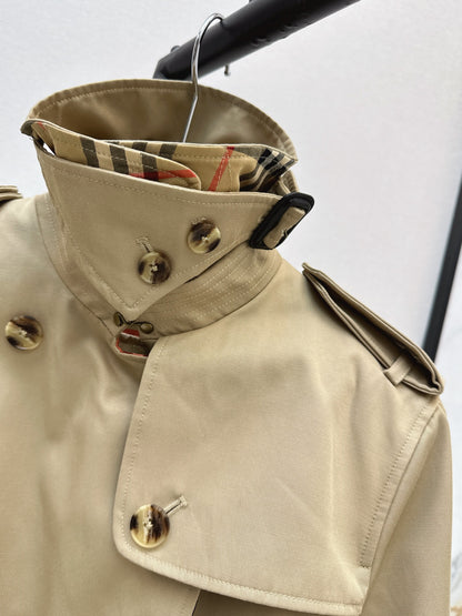 26Latest Classic Double-Breasted Short Trench Coat for Autumn/Winter
