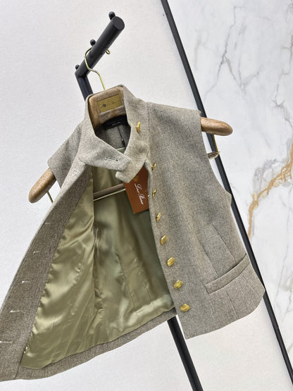 26Stylish and Sophisticated Fall/Winter Vest Jacket