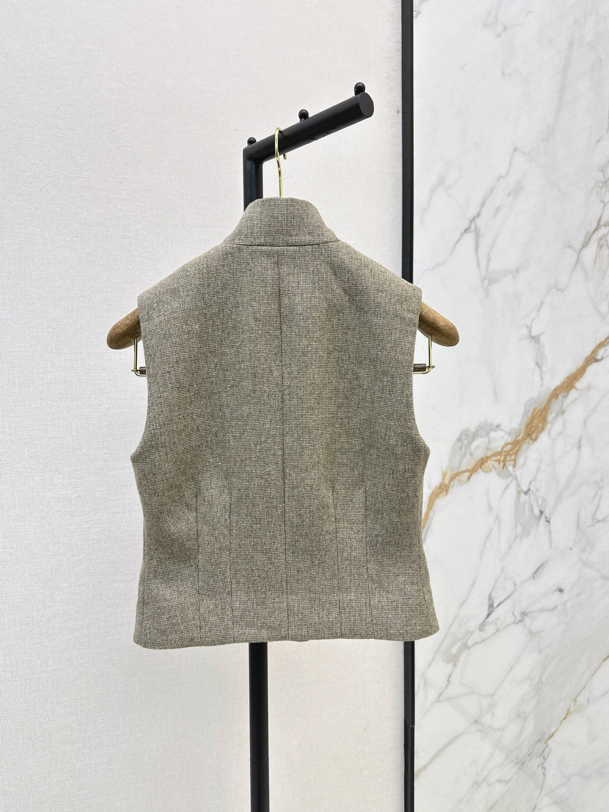 26Stylish and Sophisticated Fall/Winter Vest Jacket