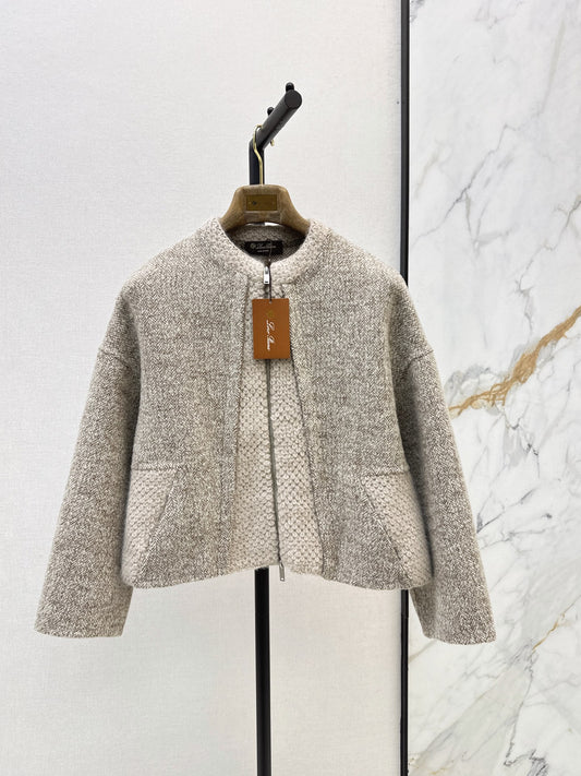 26Latest Autumn/Winter "Old Money" Style Reversible Wool-Blend Zip-Up Jacket with Cable-Knit Detailing